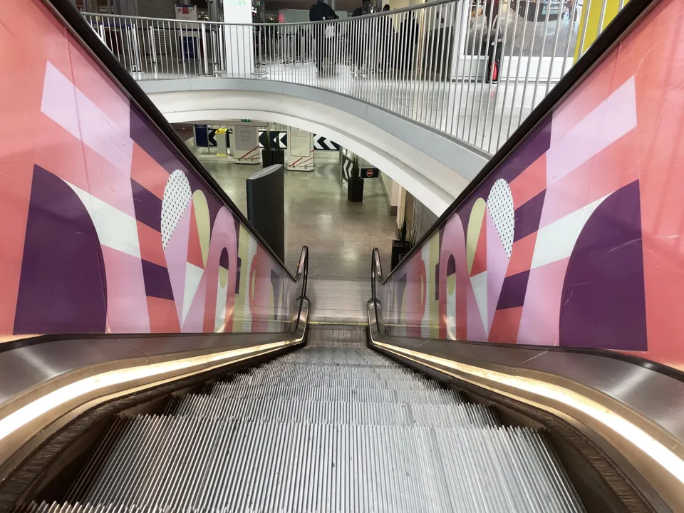 Aéroports parisiens, JO 2024 : Dispositif visuel déployé dans les aéroports du Groupe ADP (client : Oval).